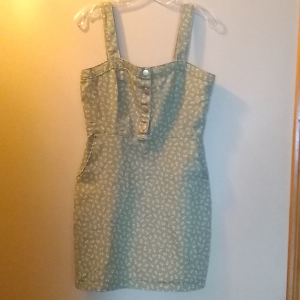 green jumper - Picture 1 of 8